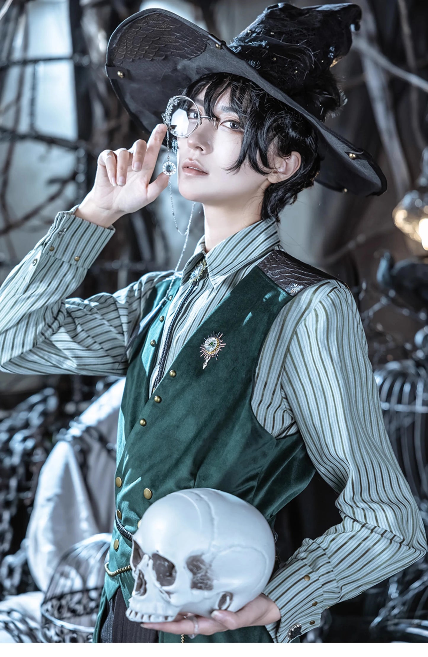 Amon’s Brooch Replica – Lord of the Mysteries Official
