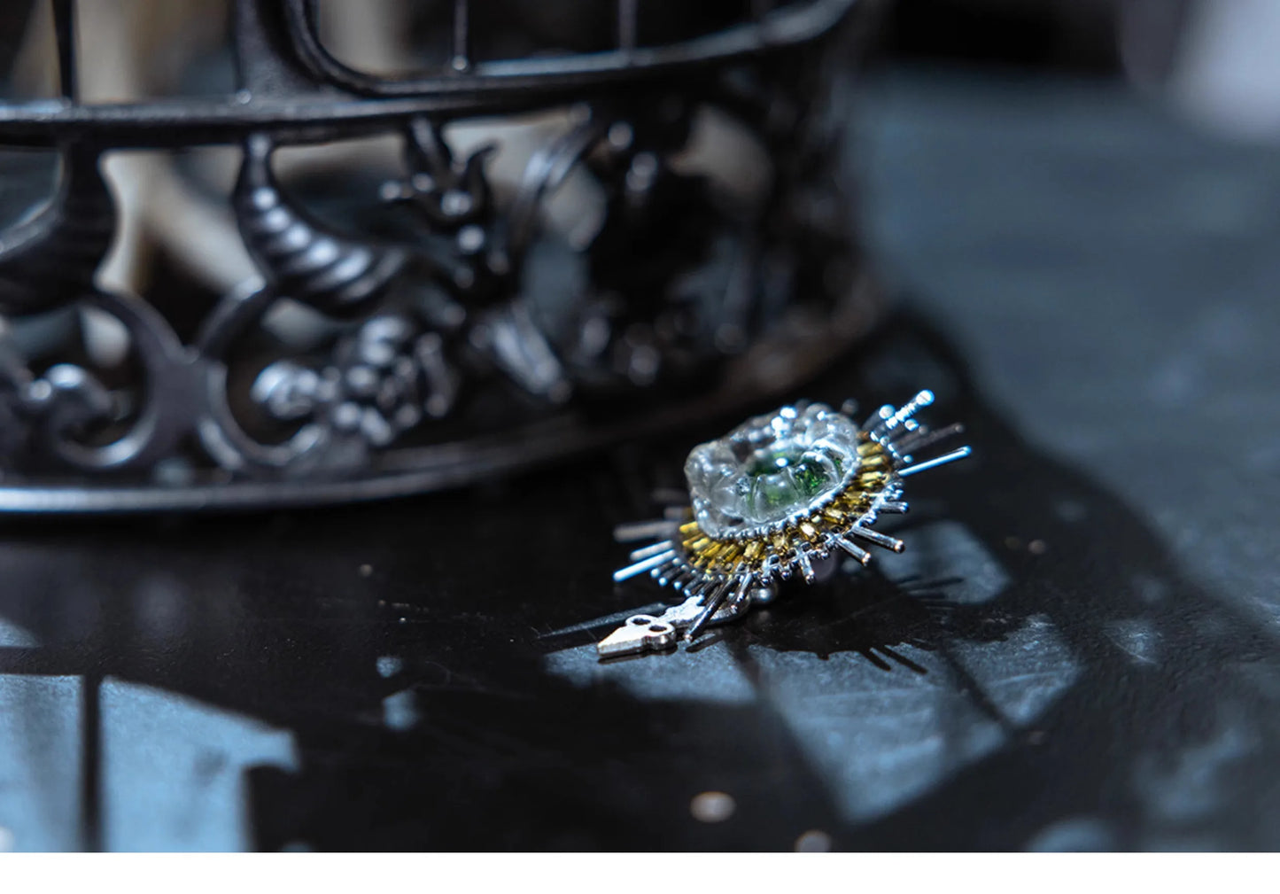 Amon’s Brooch Replica – Lord of the Mysteries Official